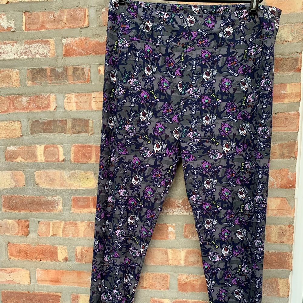 LulaRoe TC2 plus size Halloween skeleton leggings